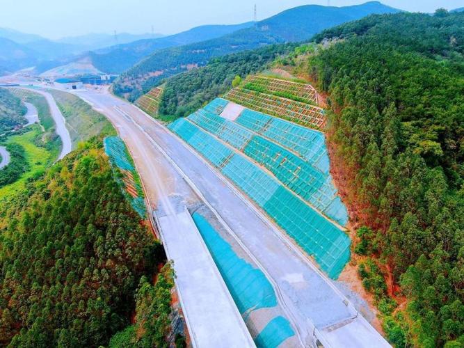 田阳2号大桥左幅贯通5月10日,百色北环项目三标段田阳2号大桥左幅箱梁